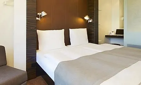 Hotel Berlin-dreilinden 3*