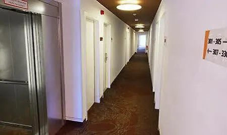 فندق Berlin-dreilinden 3*