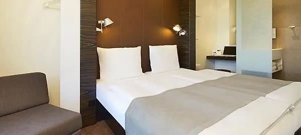 فندق Berlin-dreilinden 3*